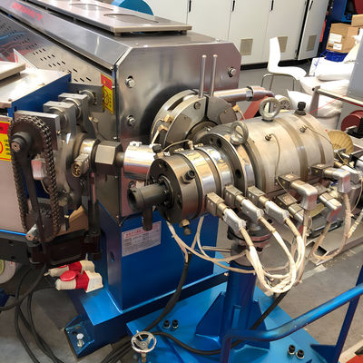 좋은 가격 일, 이, 또는 세 개의 진압층을 가진 전기선 단열, 껍질 및 벗기기용 부착기 (extruder) 온라인으로